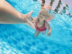 Adult swimming classes